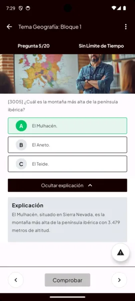 Una pregunta del test con tres opciones, la respuesta correcta marcada y su explicación.